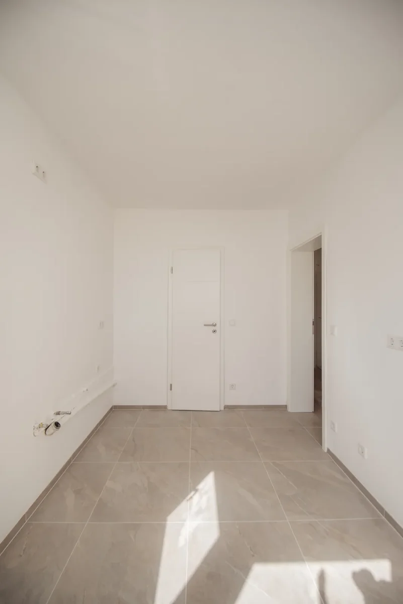 Lichtdurchflutete, teilsanierte Viereinhalbzimmer-Wohnung in Bad Homburg